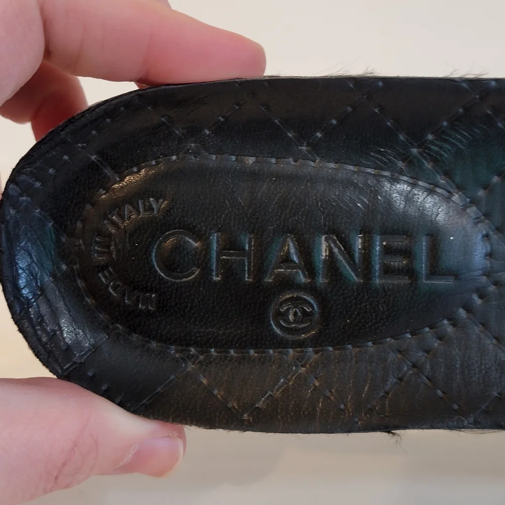 CHANEL excellent